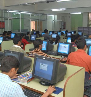 Photo by sunrise University on Unsplash